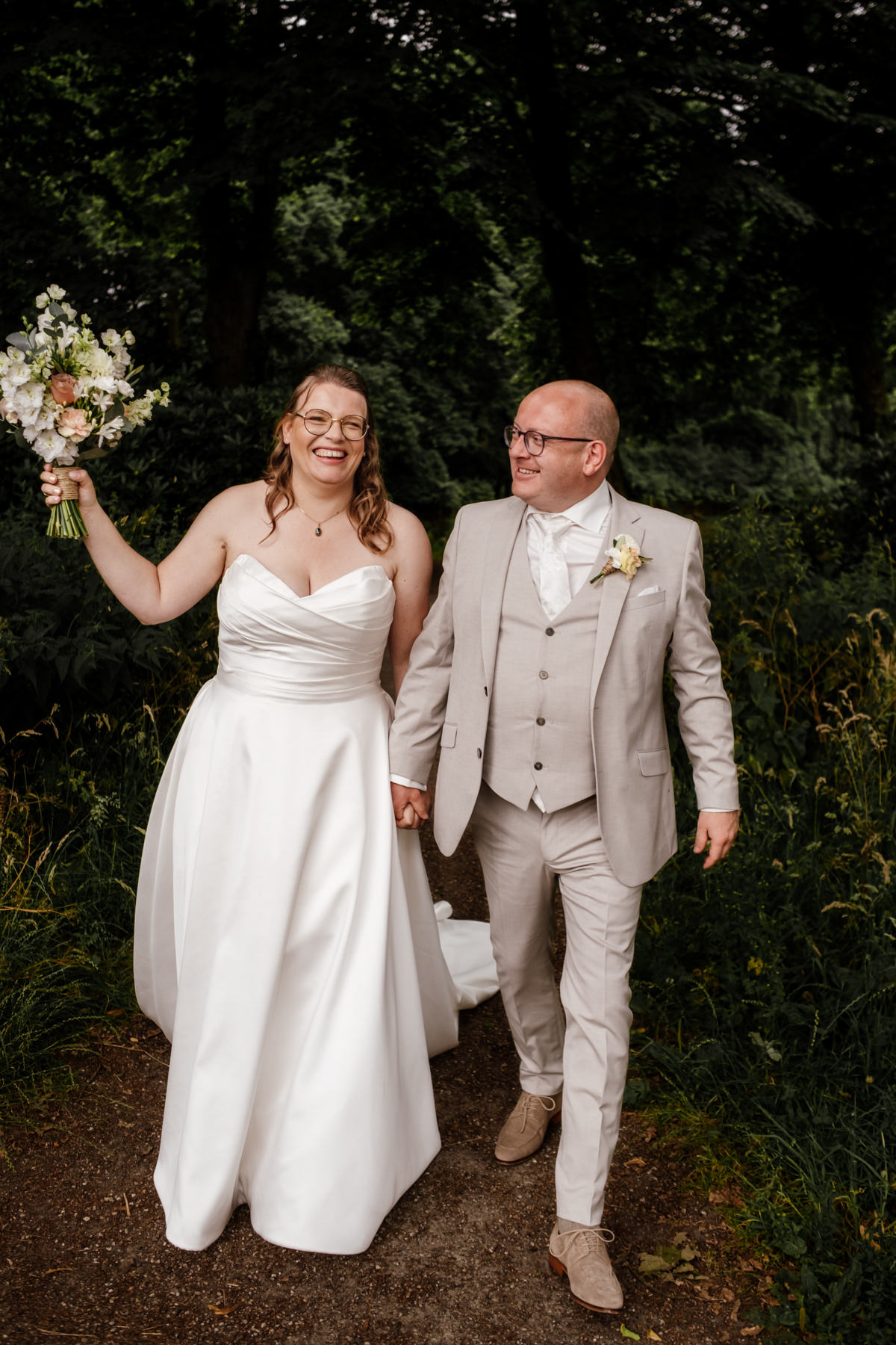 Trouwfotograaf Barneveld – spontane bruiloftsfoto door Marieke van Dijk Fotografie