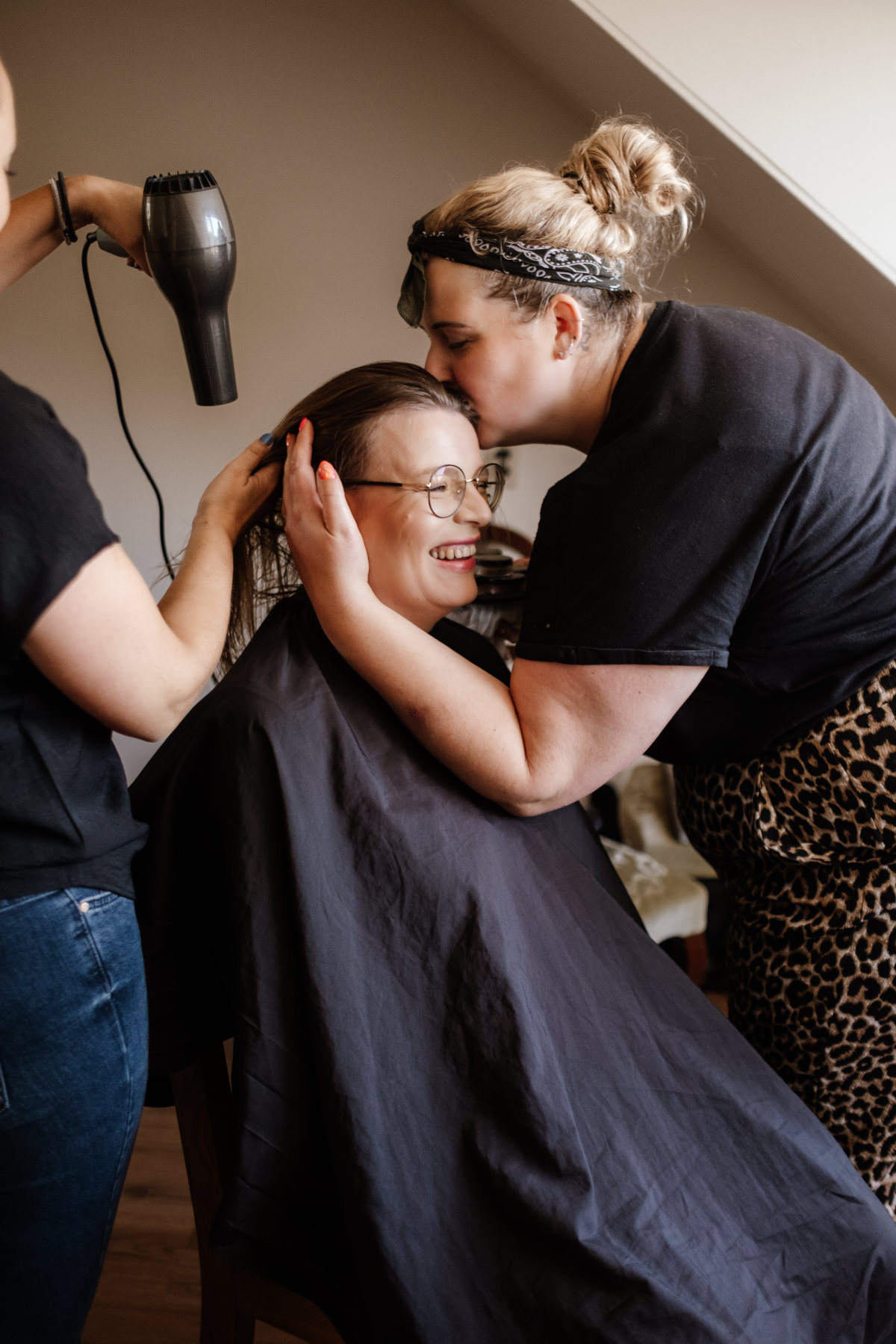Getting ready op je bruiloft - Marieke van Dijk Fotografie