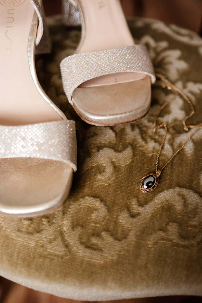 Getting ready op je bruiloft - Marieke van Dijk Fotografie