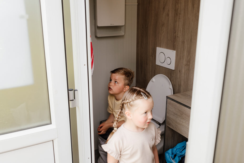 Drie generaties familiefoto op de camping Voorthuizen Veluwe — Marieke van Dijk Fotografie
